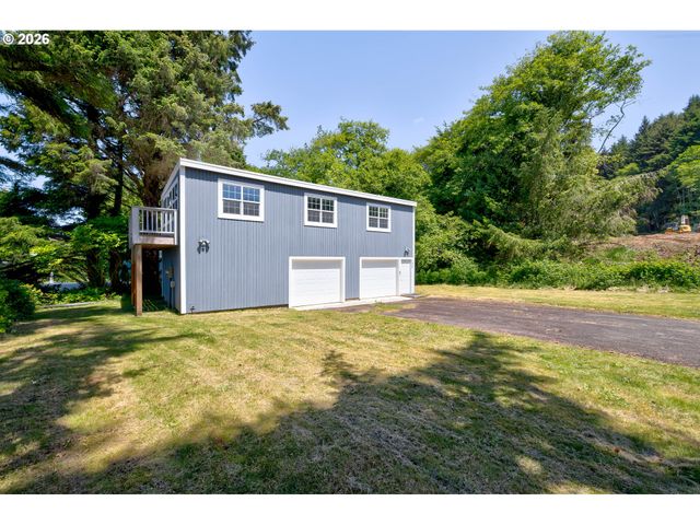124 E SITKA St, Cannon Beach, OR 97110