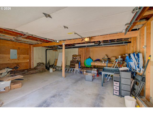 124 E SITKA St, Cannon Beach, OR 97110
