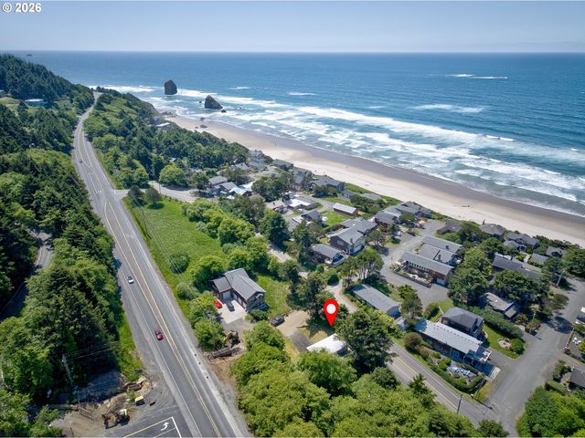 124 E SITKA St, Cannon Beach, OR 97110