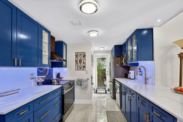 1524 SE 12th Street 6, Fort Lauderdale, FL 33316