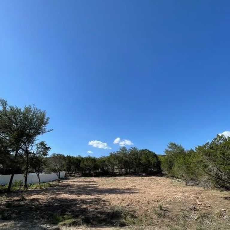 7702 Dakota CIR, Lago Vista, TX 78645