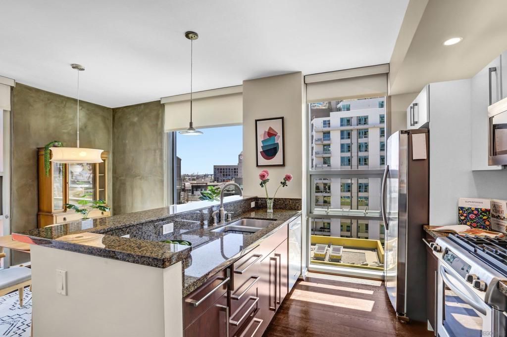 Image 13 of property listing at 321 10th Ave 907, San Diego, CA 92101