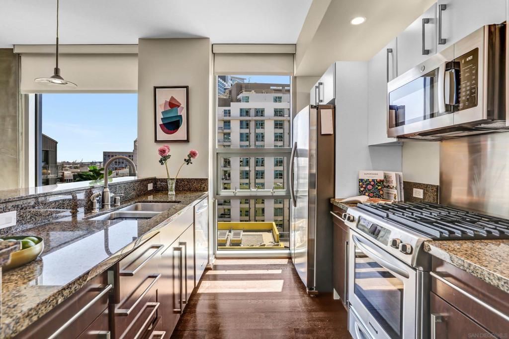 Image 14 of property listing at 321 10th Ave 907, San Diego, CA 92101