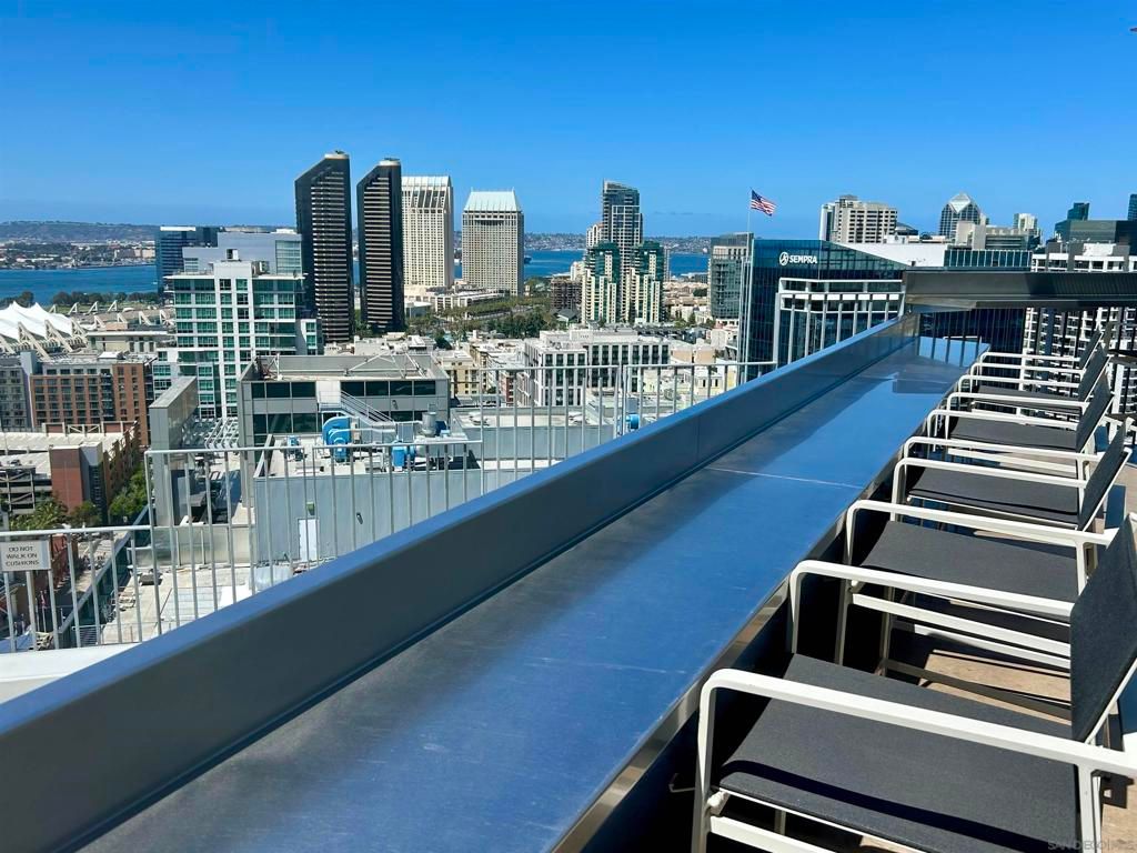 Image 5 of property listing at 321 10th Ave 907, San Diego, CA 92101