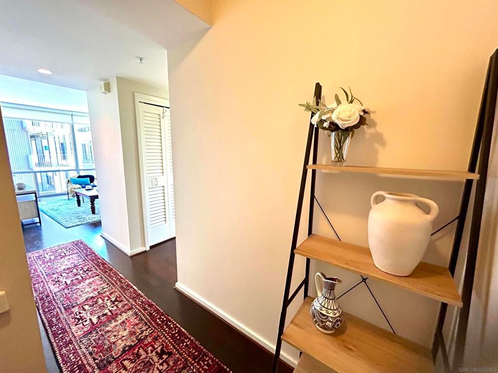 Image 6 of property listing at 321 10th Ave 907, San Diego, CA 92101