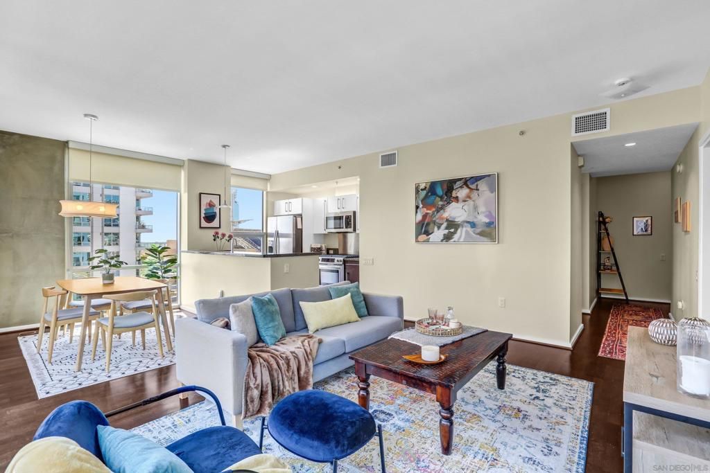 Image 8 of property listing at 321 10th Ave 907, San Diego, CA 92101