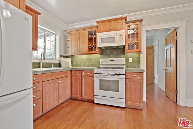 3701 4th Avenue, Los Angeles, CA 90018