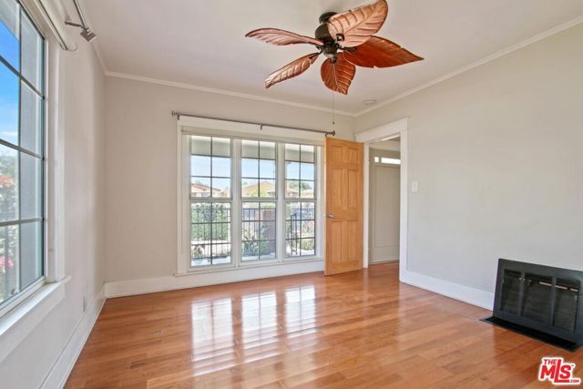 3701 4th Avenue, Los Angeles, CA 90018