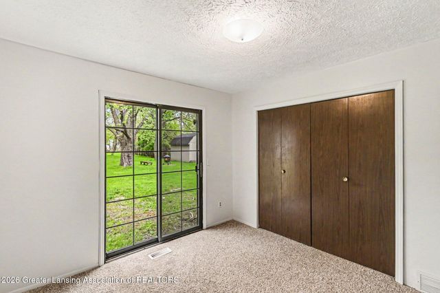 1422 Pierce Road, Lansing, MI 48910