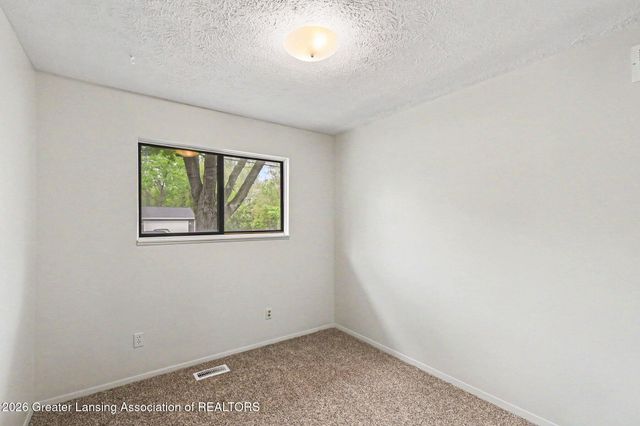 1422 Pierce Road, Lansing, MI 48910