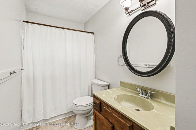 1422 Pierce Road, Lansing, MI 48910