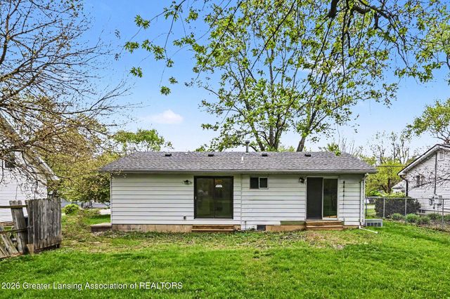 1422 Pierce Road, Lansing, MI 48910