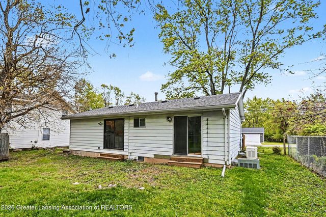 1422 Pierce Road, Lansing, MI 48910