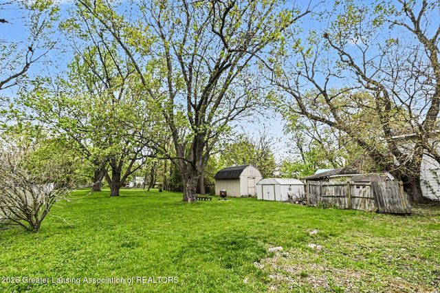 1422 Pierce Road, Lansing, MI 48910