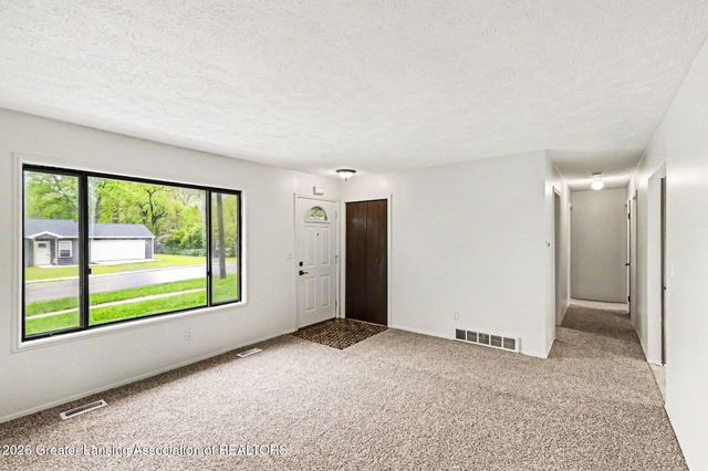 1422 Pierce Road, Lansing, MI 48910