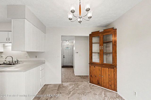 1422 Pierce Road, Lansing, MI 48910