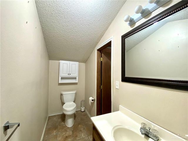 3000 Spur Drive J9, Mission, TX 78574