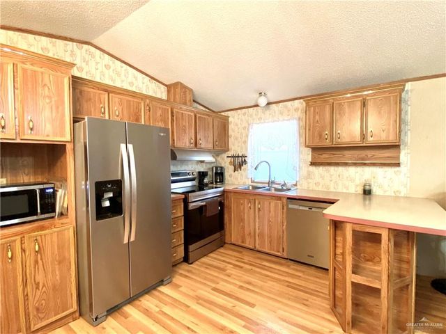 3000 Spur Drive J9, Mission, TX 78574