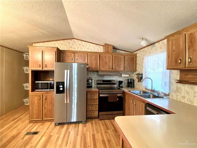 3000 Spur Drive J9, Mission, TX 78574