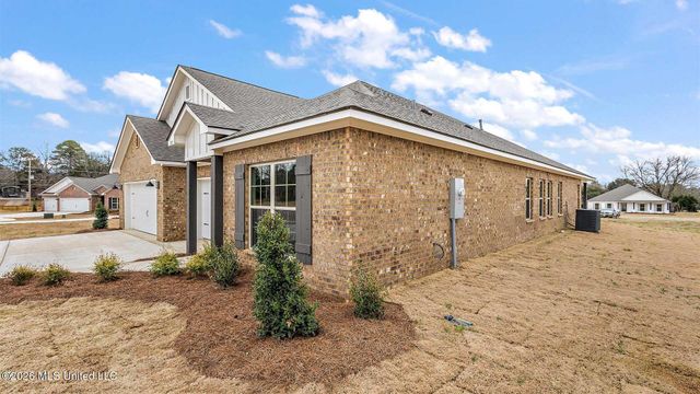 102 Triple Crown Cove, Clinton, MS 39056