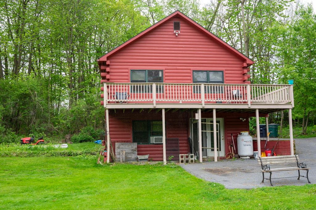 32 Fox Farm Road, Plattsburgh, NY 12901