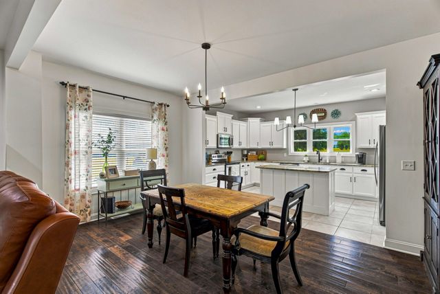 808 Clearview Rd, Cottontown, TN 37048