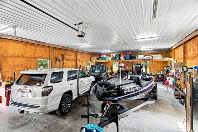 808 Clearview Rd, Cottontown, TN 37048