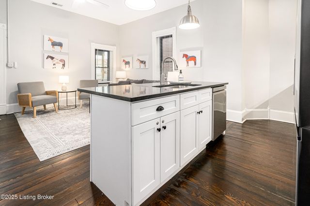 1829 Brownsboro Rd, Louisville, KY 40206