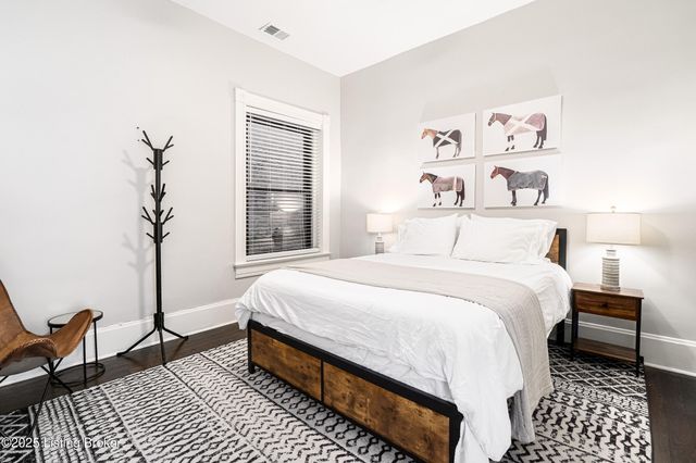 1829 Brownsboro Rd, Louisville, KY 40206