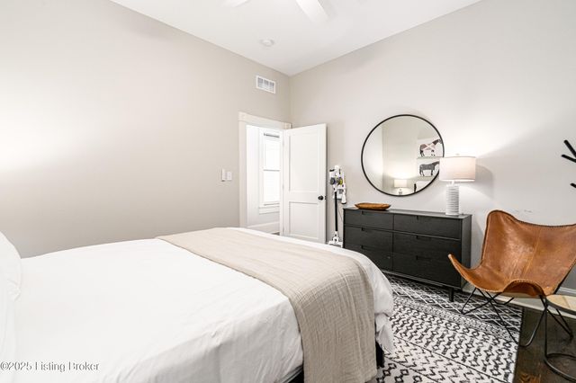 1829 Brownsboro Rd, Louisville, KY 40206