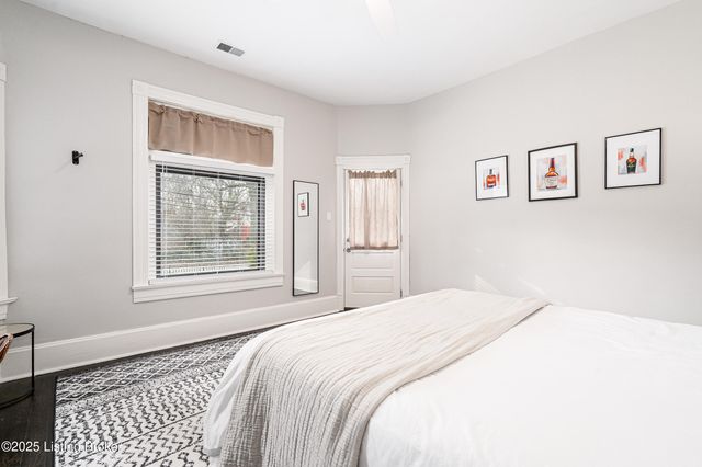 1829 Brownsboro Rd, Louisville, KY 40206