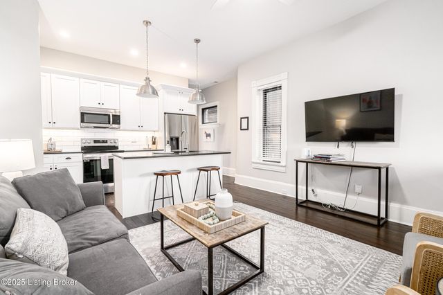 1829 Brownsboro Rd, Louisville, KY 40206