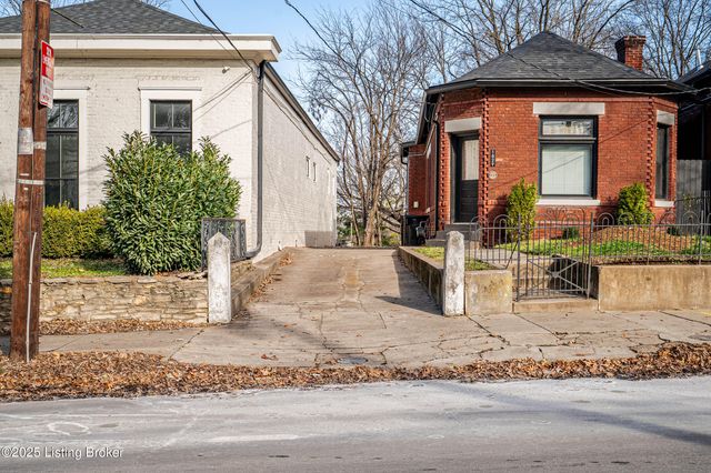 1829 Brownsboro Rd, Louisville, KY 40206