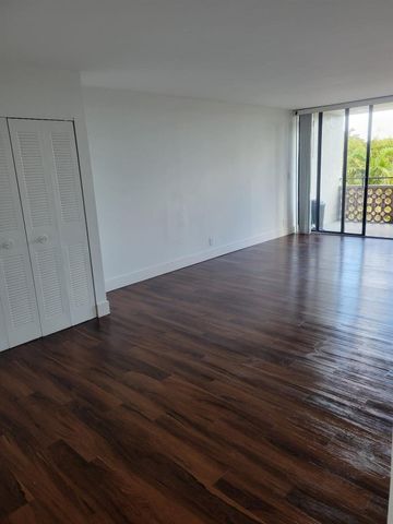 4222 Inverrary Boulevard 4413, Lauderhill, FL 33319