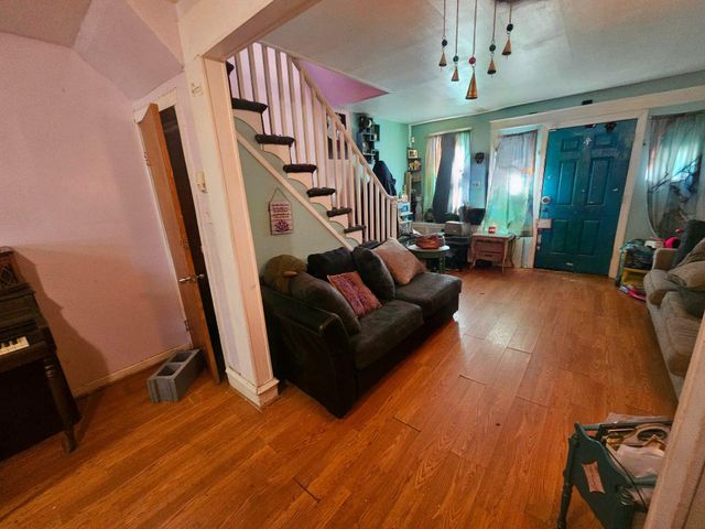 6913 RODNEY ST, Philadelphia, PA 19138