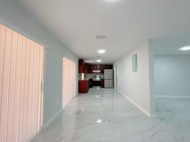 7750 Atlanta St, Hollywood, FL 33024