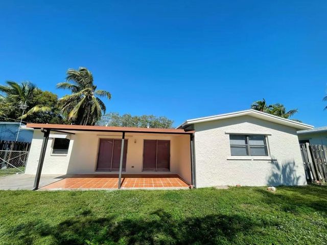 7750 Atlanta St, Hollywood, FL 33024