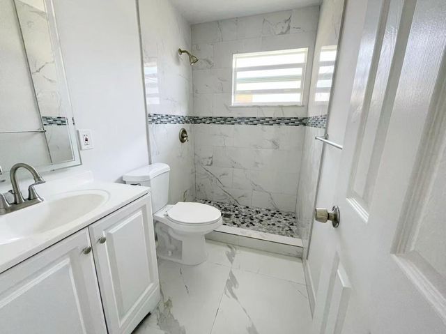 7750 Atlanta St, Hollywood, FL 33024