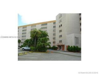 9688 Fontainebleau Blvd 205, Miami, FL 33172