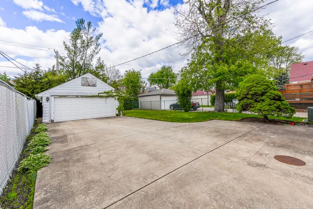 1928 N 72nd Court, Elmwood Park, IL 60707