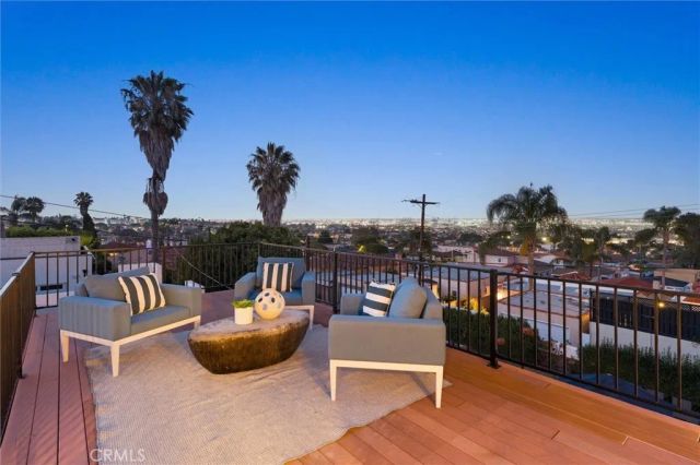 1330 W 18th Street, San Pedro, CA 90732