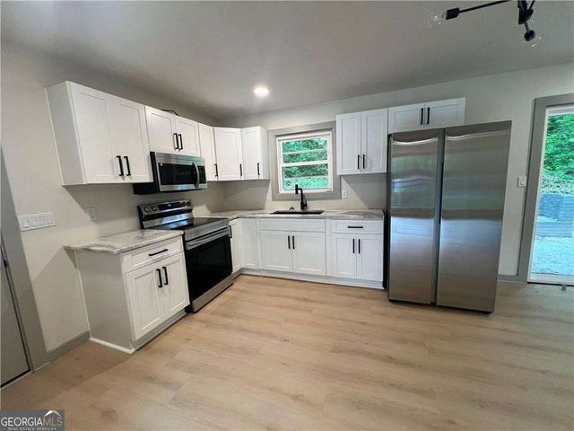 4396 Greenleaf Circle, Atlanta, GA 30331