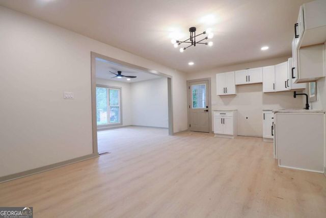4396 Greenleaf Circle, Atlanta, GA 30331