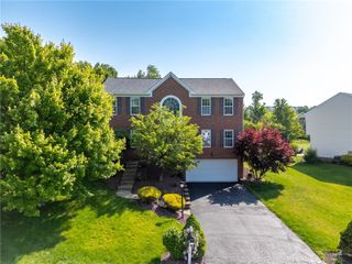 5416 Forest Edge Dr, South Fayette, PA 15057