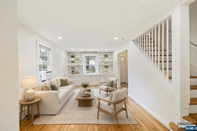 7 Burnham Place, Fair Lawn, NJ 07410