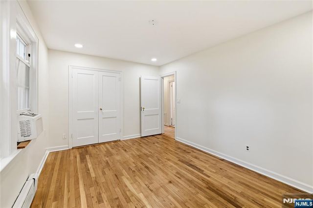 7 Burnham Place, Fair Lawn, NJ 07410