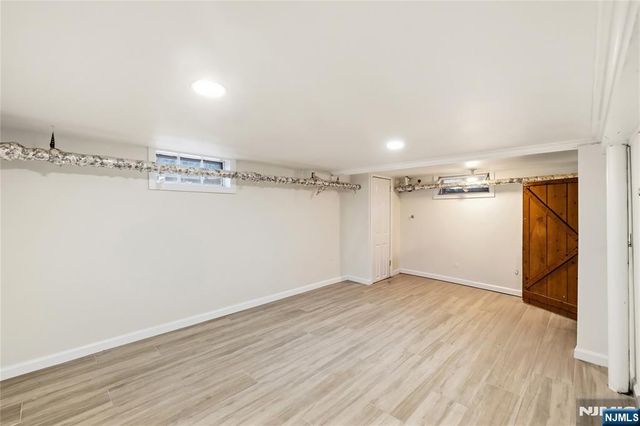7 Burnham Place, Fair Lawn, NJ 07410
