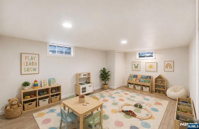 7 Burnham Place, Fair Lawn, NJ 07410