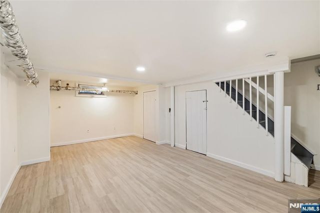 7 Burnham Place, Fair Lawn, NJ 07410