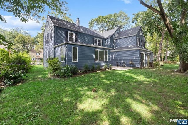 7 Burnham Place, Fair Lawn, NJ 07410